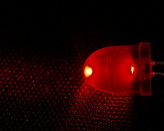 10φ大型赤色LED SHARP LT9512D